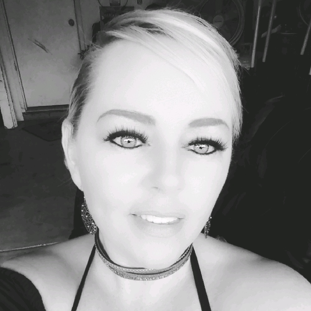 Meet your Posher, Raegan